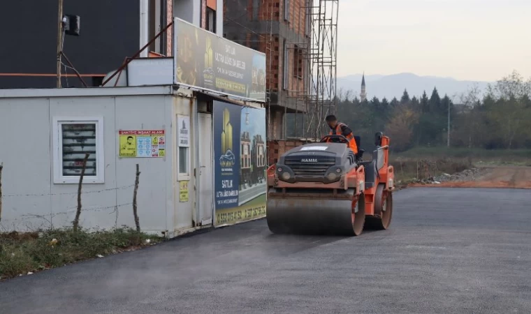 Kocaeli İzmit’te Atatürk Mahallesi’nde asfalt tamam