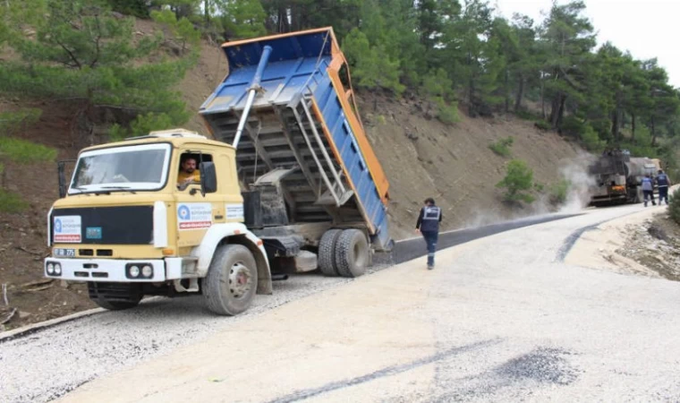 Antalya’da Burmahan-Beşkonak yoluna asfalt