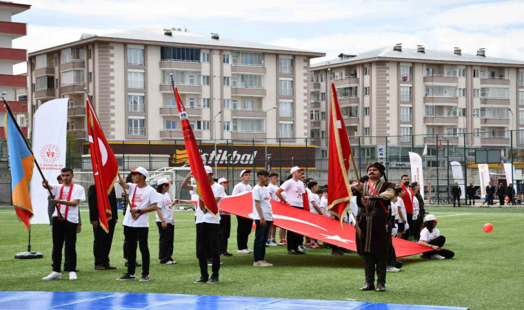 Ardahan’da 19 Mayıs coşkuyla kutlandı