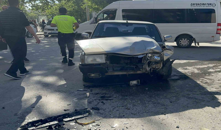 Elazığ’da trafik kazası: 3 yaralı