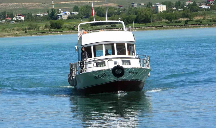 Hilton’dan Van Gölü’nde tekne turu keyfi