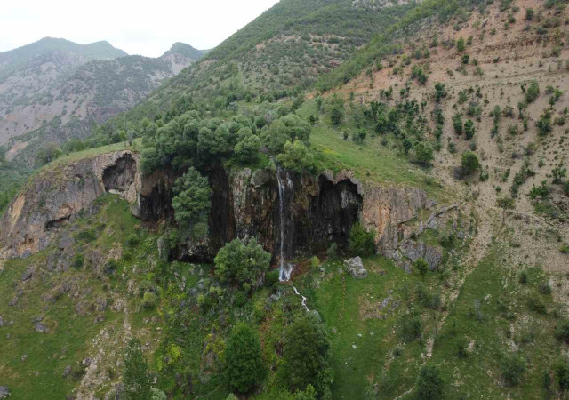 Kayıp şehir Pargasur şelalesi dron ile görüntülendi