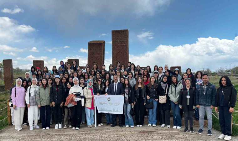 ”Maziden Atiye Ahlat” programıyla öğrencilere bölge tanıtılıyor