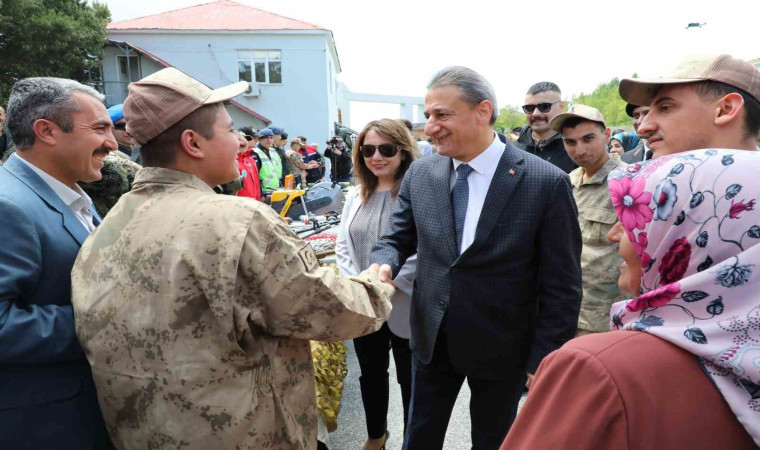 Yemin ettiler, asker olmanın gururunu yaşadılar