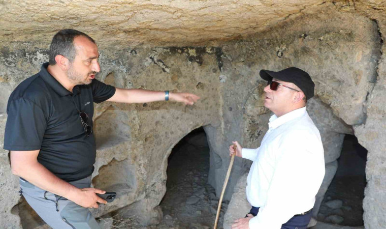 Kars Ani Ören Yeri’nde ilk kaya mescidi gün yüzüne çıkarıldı