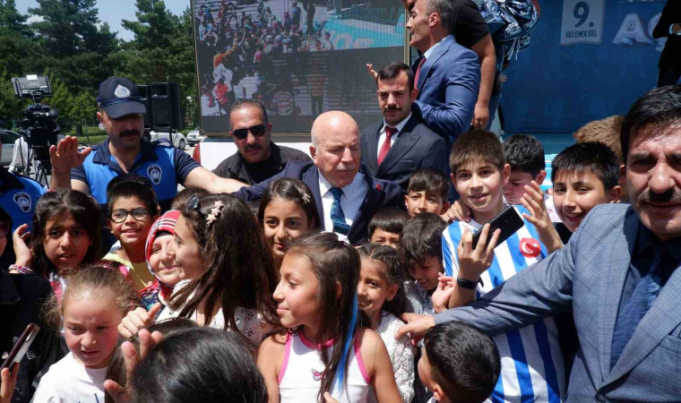 Çocuklar Erzurum’da yaz okuluna koştu