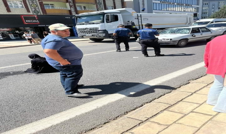 Elazığ’da araç yayalara çarptı: 2 yaralı