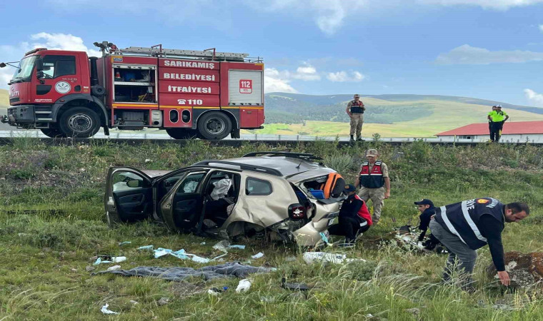 Sarıkamış’ta trafik kazası: 3 yaralı