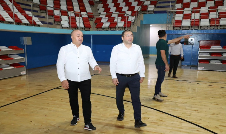 Ağrı Gençlik ve Spor İl Müdürlüğü, 2 bin 500 kişilik spor salonunu yeniliyor