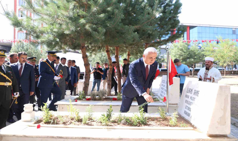 Muş’ta 30 Ağustos Zafer Bayramı törenle kutlandı