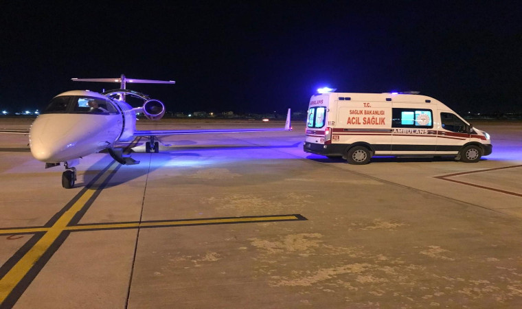 Van’da ambulans uçak minik bebek için havalandı