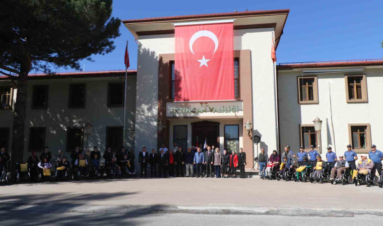 Akülü sandalyeye kavuşan kadın mutluluktan gözyaşlarına boğuldu