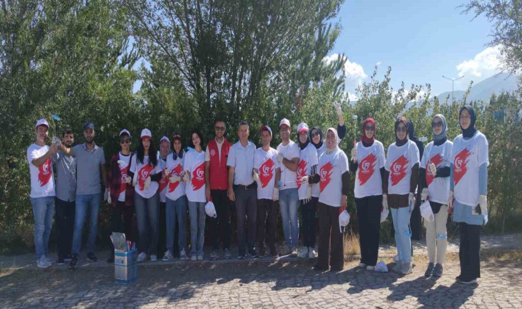 Gönüllüler Kazım Karabekir Stadyumu’nun çehresini değiştirdi