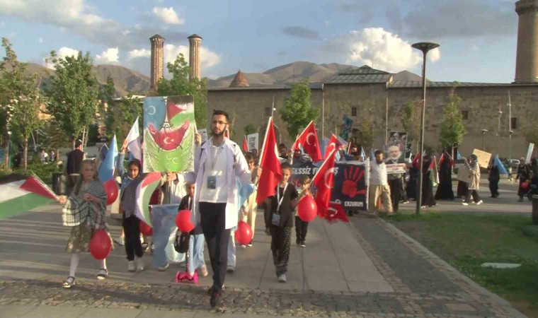 Sağlık çalışanları Erzurum’da İsrail’i protesto etti