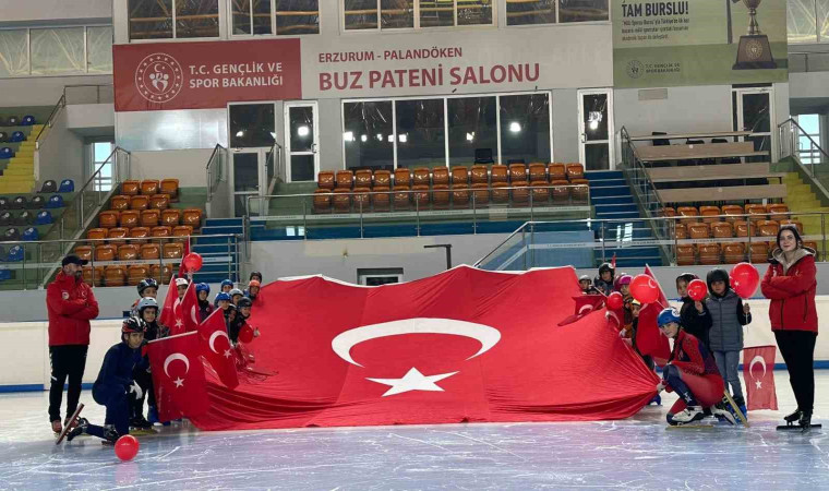 Buzda 29 Ekim Cumhuriyet Bayramı coşkusu