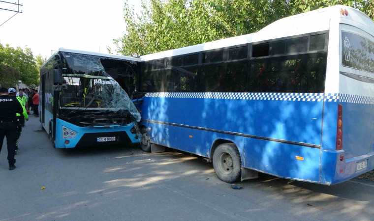 Malatya’da belediye otobüsü ile öğrenci servisi çarpıştı: 25 yaralı