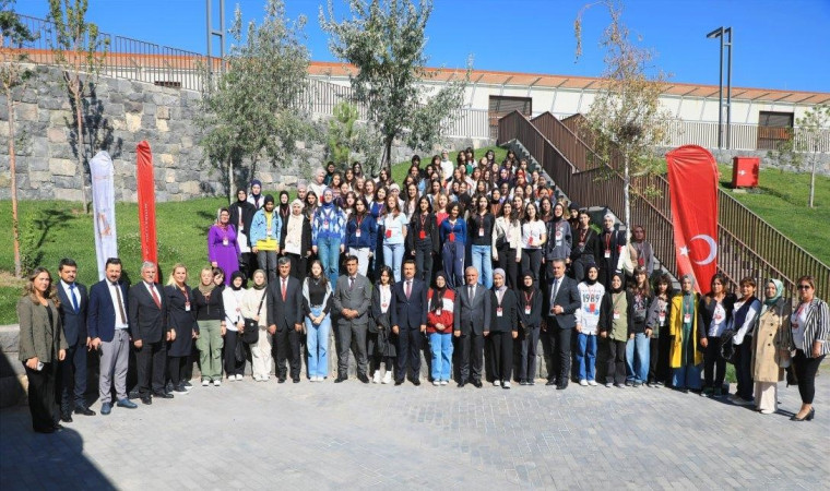 ”Maziden Atiye Ahlat” öğrenci programı Cumhurbaşkanlığı Külliyesi’nde başladı