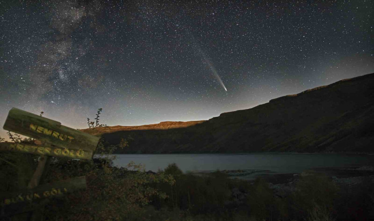 Nemrut Krater Gölü’nde Atlas kuyruklu yıldızı görüntülendi