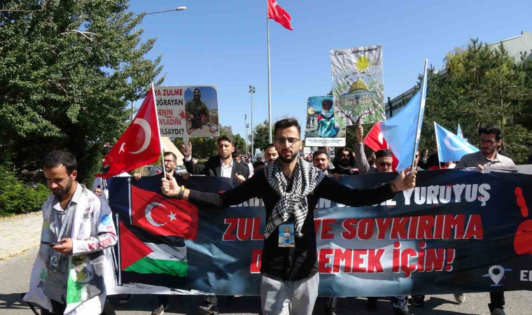 Üniversiteli gençler Erzurum’da Filistin’e destek için yürüdü