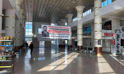 Ağrı'da otogar esnafından Başkan Sayan'a teşekkür pankartı