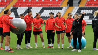 21 yaşında futbolu bıraktı; 29 yaşında A Milli Kadın Futbol Takımına yardımcı antrenör oldu