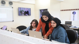 AİÇÜ İİBF’de Finans Laboratuvarı açıldı