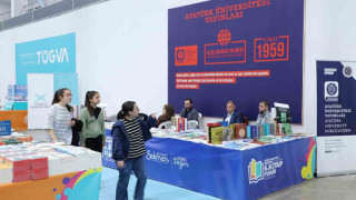 Atatürk Üniversitesi yayınevi, kitap fuarında ziyaretçilerini ağırlıyor