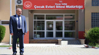 Büyüdüğü çocuk yuvasının müdürü oldu, göremediği baba sevgisini çocuklara veriyor