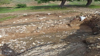 Elazığ’da asfalt yüklü tanker devrildi: 1 yaralı