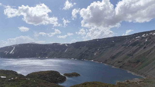 Nemrut Krater Gölü’nde turizm sezonu açıldı