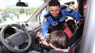 Polislerden özel öğrencilere ziyaret