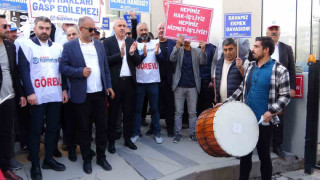 Van’da işten çıkarılan işçiler yürüyüş düzenledi