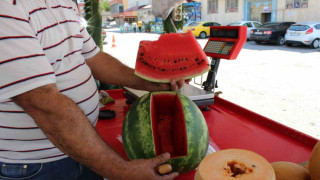 Bunaltıcı sıcaklar vatandaşı sulu meyvelere yönlendirdi