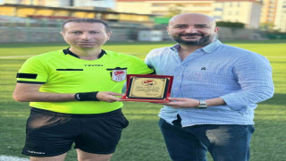 Elazığ futbolunda jübile yapan iki hakeme plaket takdimi