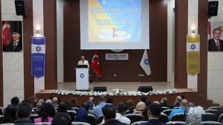 ETÜ’de 2023-2024 akademik giysi ve ödül töreni gerçekleştirildi