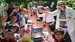 İlkokul öğrencileri sokak hayvanlarının yuvalarını onardı