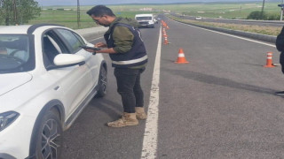 Kars’ta trafik uygulamaları sürüyor