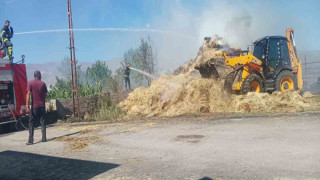 Saman balyalarının bulunduğu alanda çıkan yangın itfaiye tarafından söndürüldü