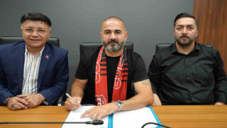 24 Erzincanspor teknik direktör Gökhan Ünal ile 1 yıllık sözleşme imzaladı