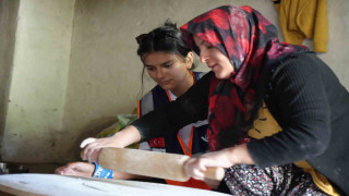 Erzincan’da tandır ekmeği geleneği sürdürülüyor