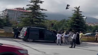 Erzurum’da trafikte “yol verme” kavgası