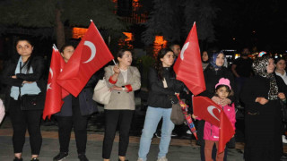 Karslılar 15 Temmuz’un 8. yıl dönümünde meydanları doldurdu