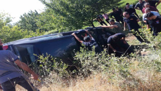 Kontrolden çıkarak devrilen aracın sürücüsü yaralandı