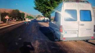 Malatya’da tır ile minibüs çarpıştı, 3 yaralı