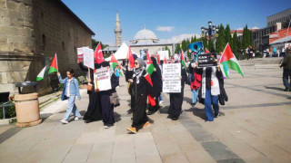 Sağlıkçıların İsrail’in Gazze’ye saldırılarını protesto yürüyüşleri devam ediyor