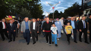 Trafiğe kapatılan Ordu Caddesi renkli görüntülere sahne oldu