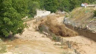 Uzundere’de sulama göleti kapaklarının açılmasıyla sel yaşandı