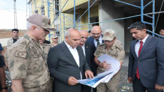 Ağrı Valisi Koç, Hamur’da inşaatları denetledi