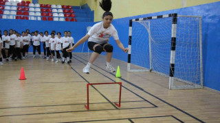 Ağrı’da Fabrika Voleybol Okulu açıldı