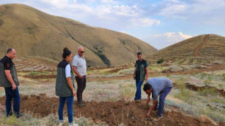 Ayatay, Çayırlı ve Otlukbeli’de yapılan çalışmaları yerinde inceledi